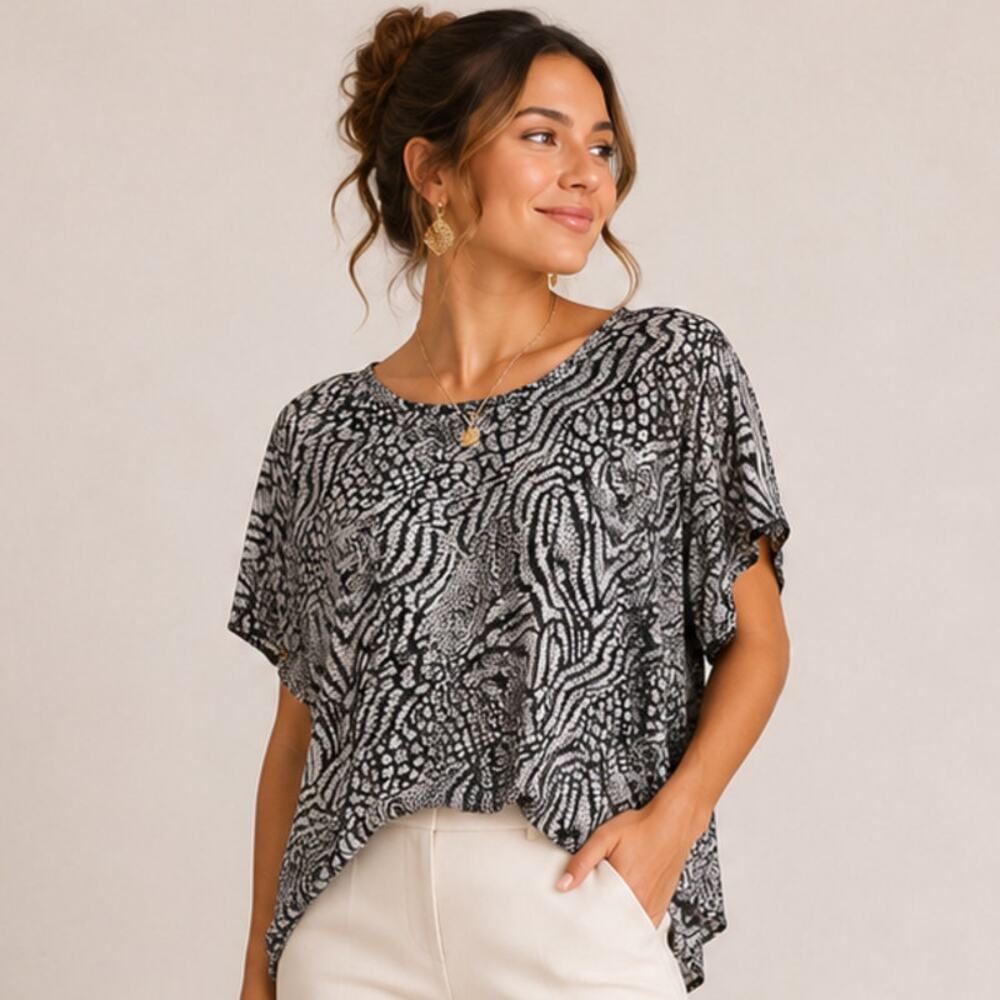 Judy Bond Top Womens Size L Vintage Shiny Silver W/Hidden Tigers Statement Piece